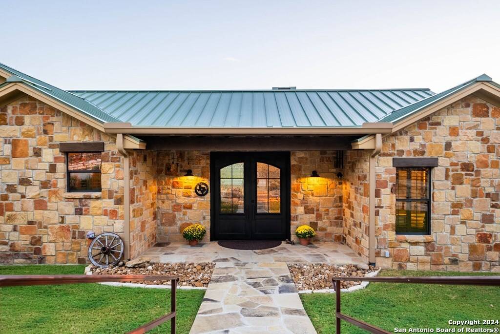 Ingram, TX 78025-4411,112 JUNIPER PT