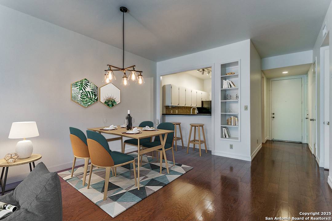 San Antonio, TX 78209-3256,7707 BROADWAY UNIT 9