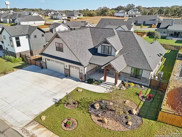 La Vernia, TX 78121,153 W Magnolia Cir