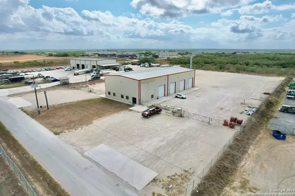 Pleasanton, TX 78064,4844 county road 430
