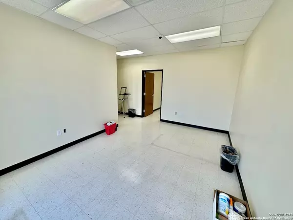 Pleasanton, TX 78064,4844 county road 430