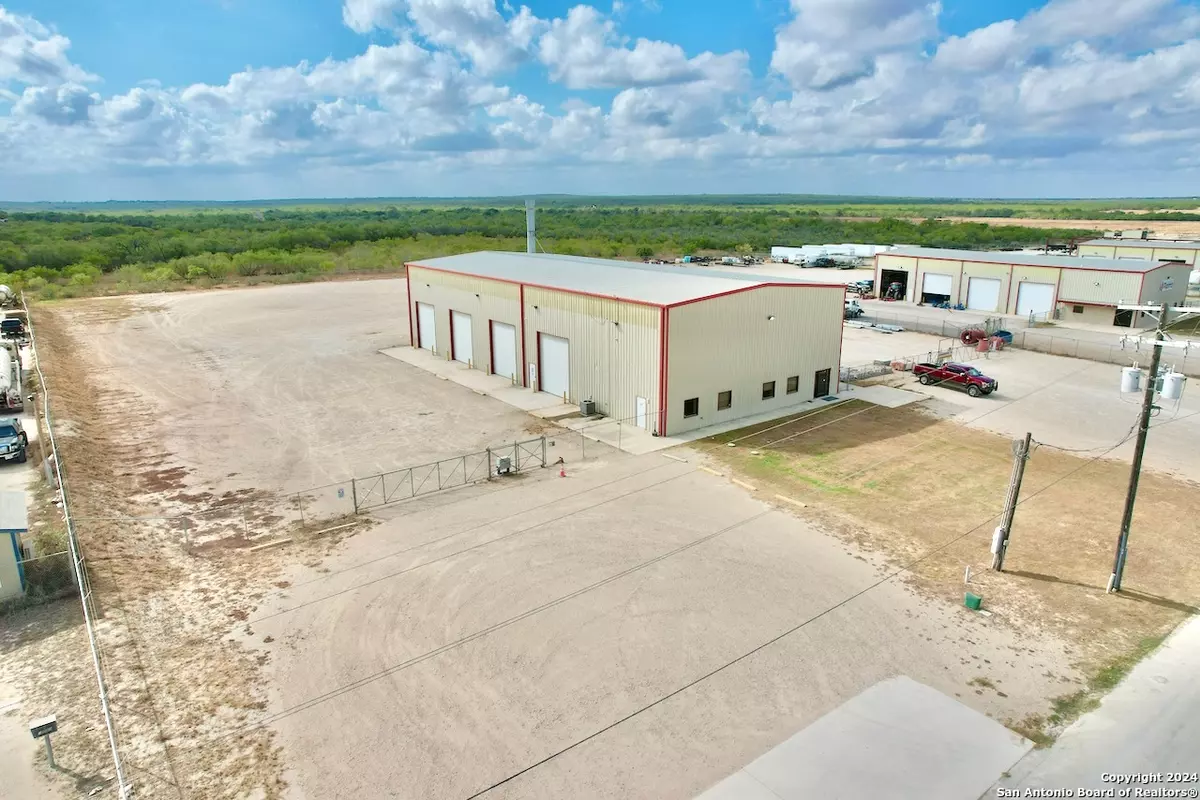 Pleasanton, TX 78064,4844 county road 430