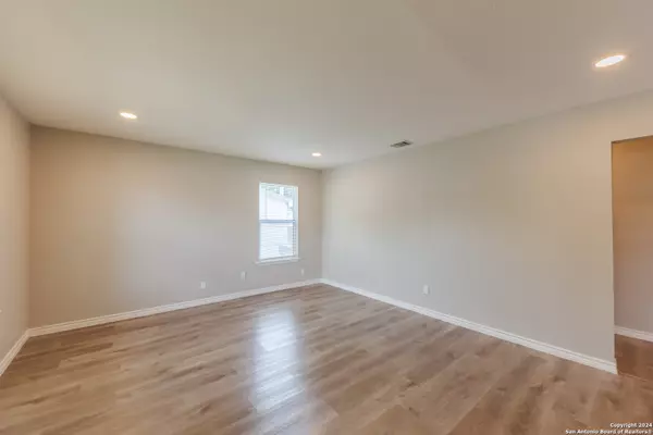 San Antonio, TX 78216-6407,450 MILLWOOD LN
