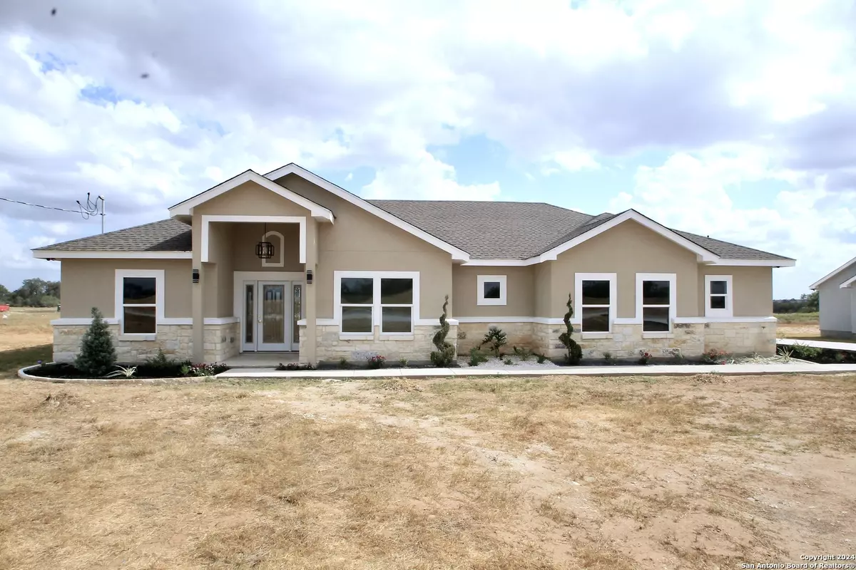 Floresville, TX 78114,180 Hidden Ranch Ct