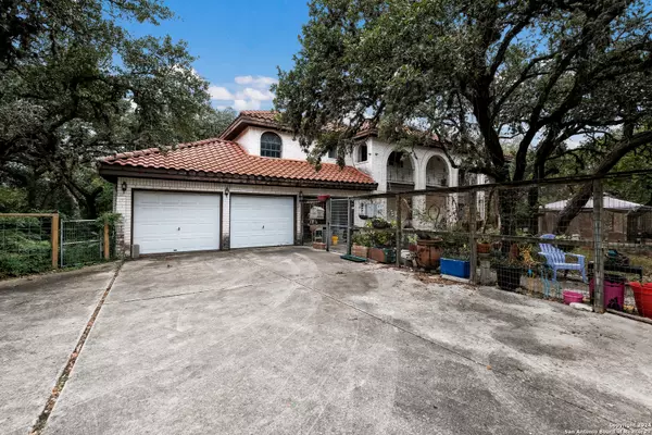 Boerne, TX 78015-4423,8711 Deer Leap