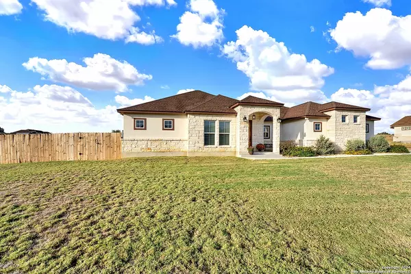 Floresville, TX 78114,105 medora branch