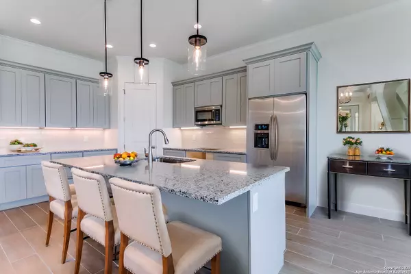 Castroville, TX 78009,141 John T Court