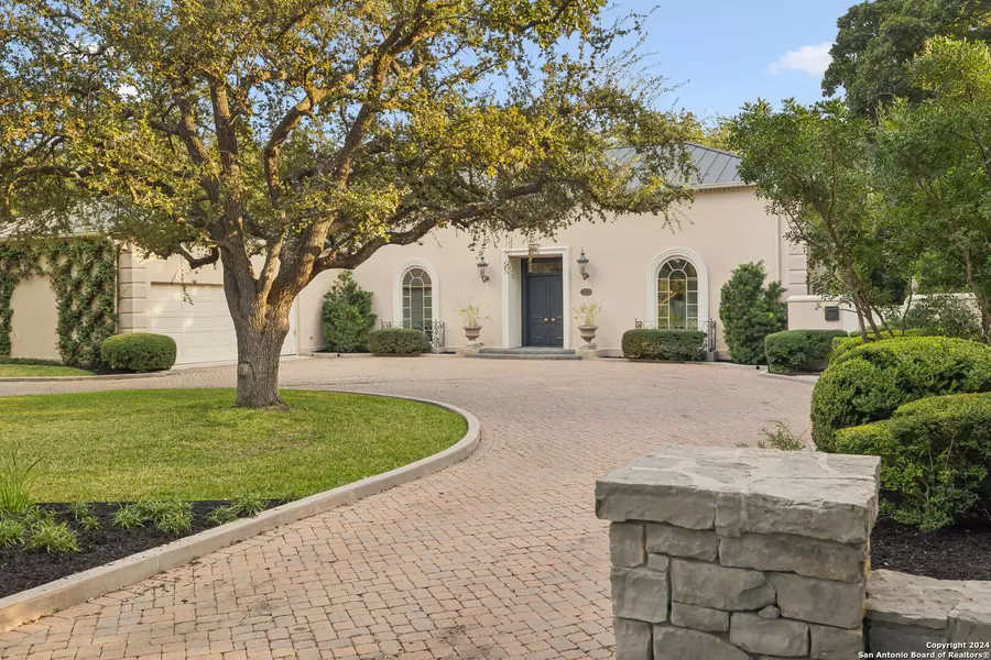 800 IVY LN, Terrell Hills, TX 78209-2831