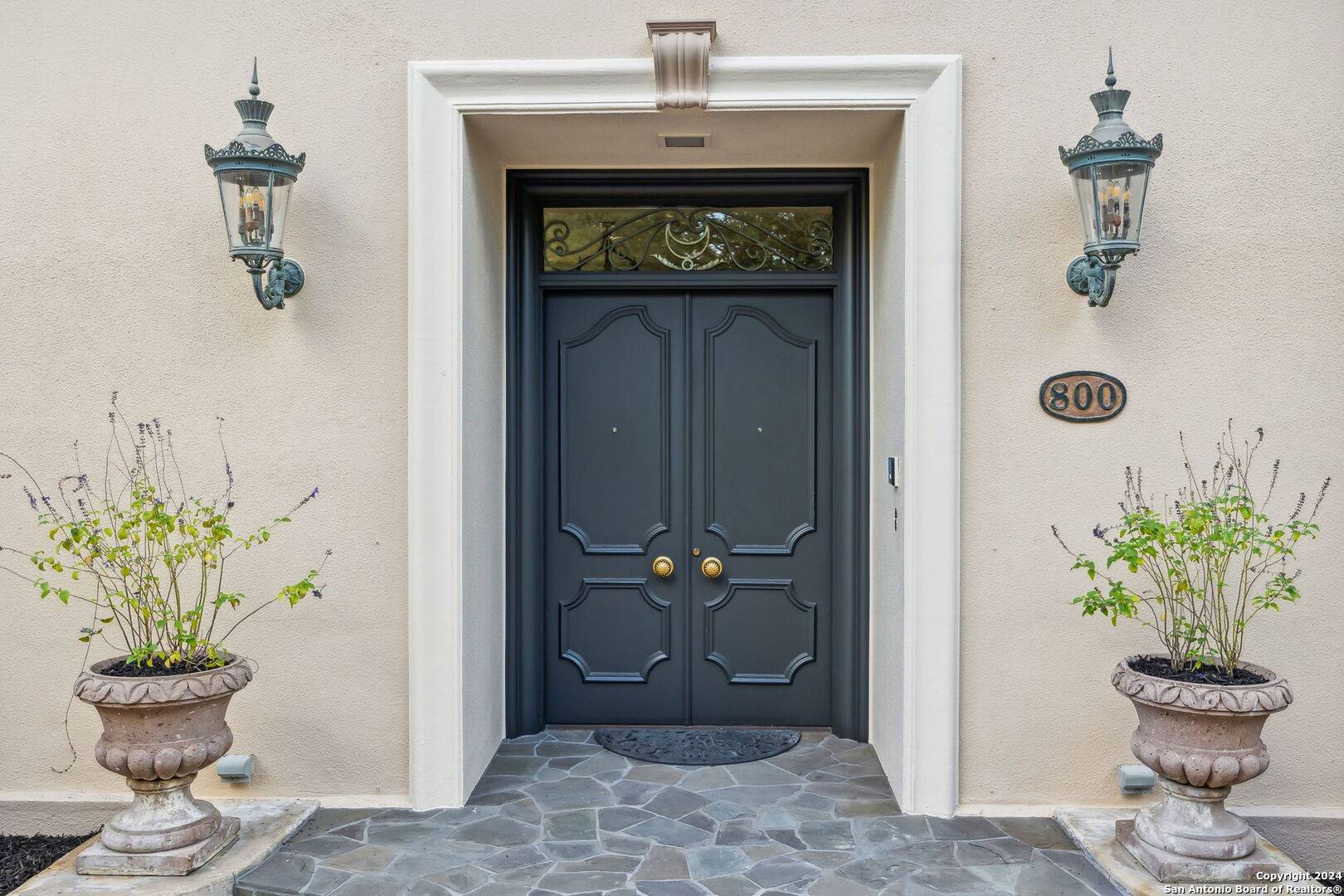 Terrell Hills, TX 78209-2831,800 IVY LN