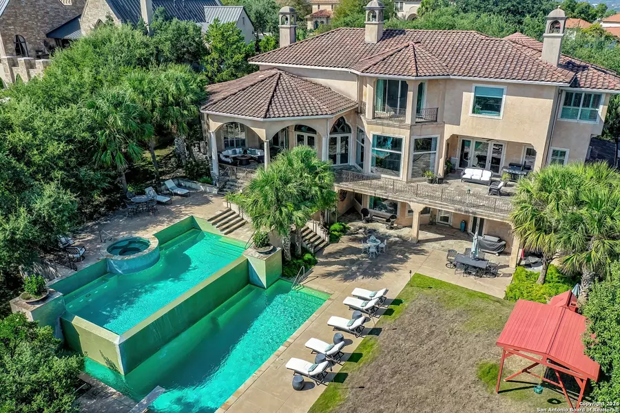 48 Vineyard Dr, San Antonio, TX 78257-1288