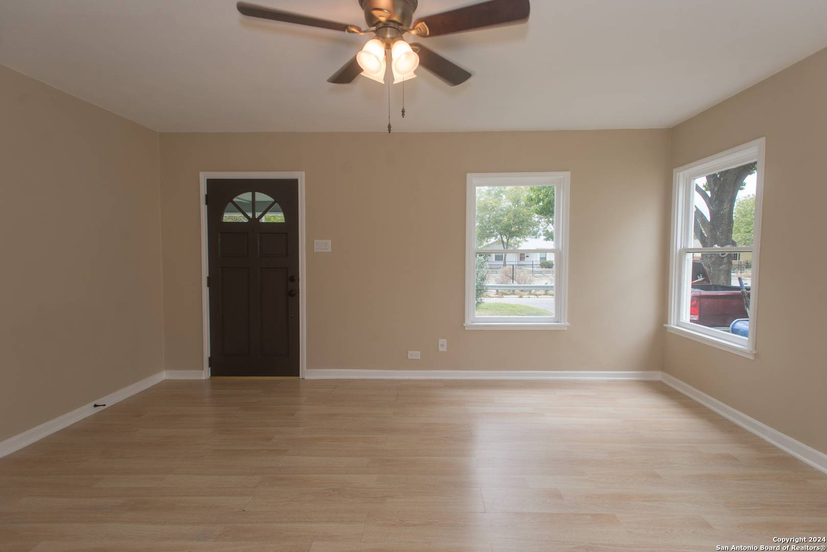 San Antonio, TX 78228-5312,2407 MISTLETOE AVE
