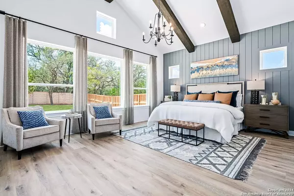 Castroville, TX 78009,546 FALCON COVE