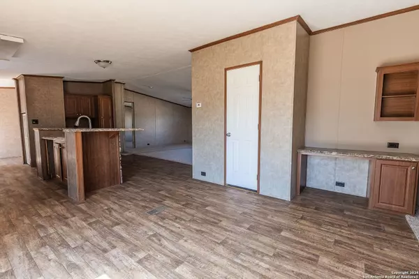 Atascosa, TX 78002-4723,13728 GREENWOOD RD