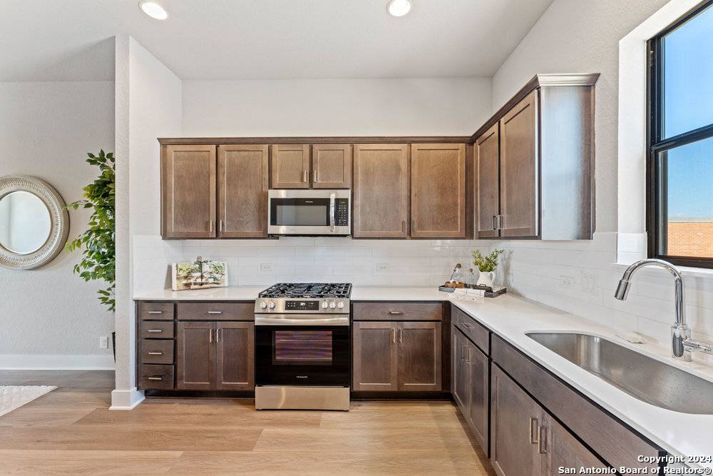 San Antonio, TX 78235-4440,7940 KENNEDY HL UNIT 7
