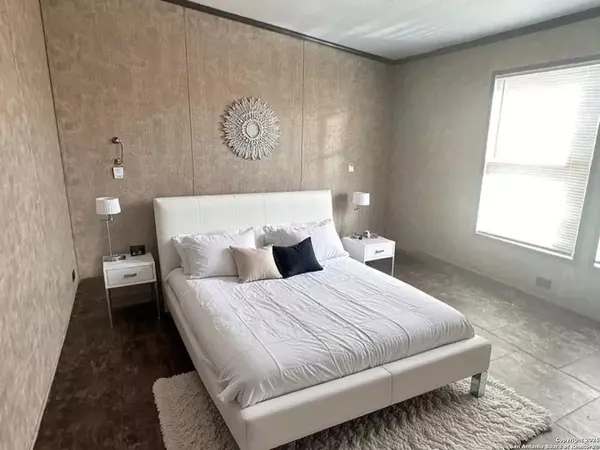 Christine, TX 78012,211 8TH ST