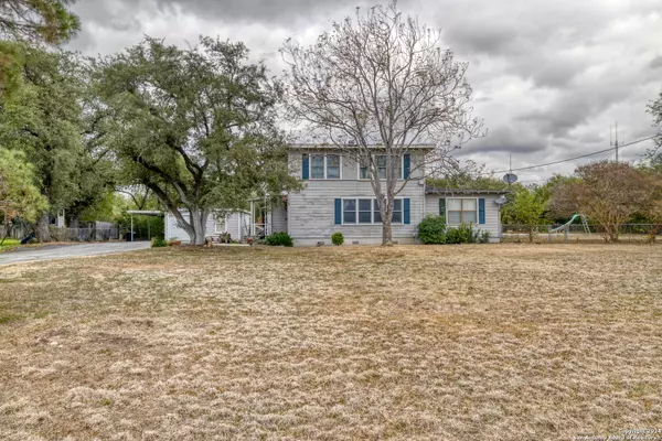 360 BENSON RD, Uvalde, TX 78801