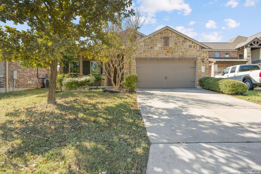 109 Benton, Boerne, TX 78006-3269