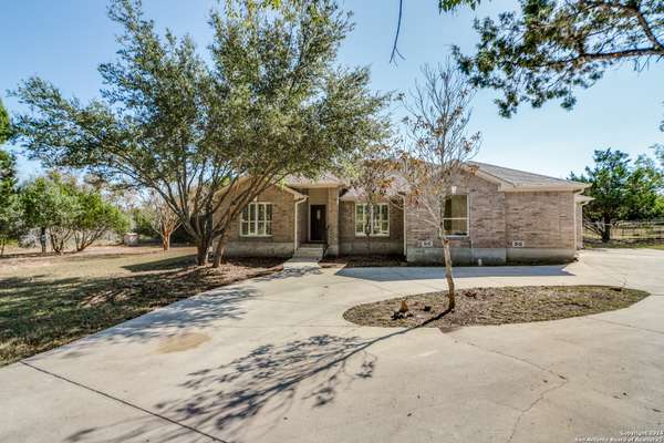 9460 WINDWOOD DR, Boerne, TX 78006-5303