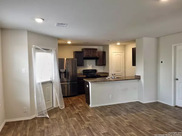 Converse, TX 78109,3614 SNOWBIRD