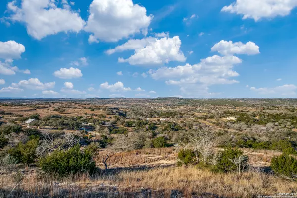 105 Whitworth Dr, Boerne, TX 78006