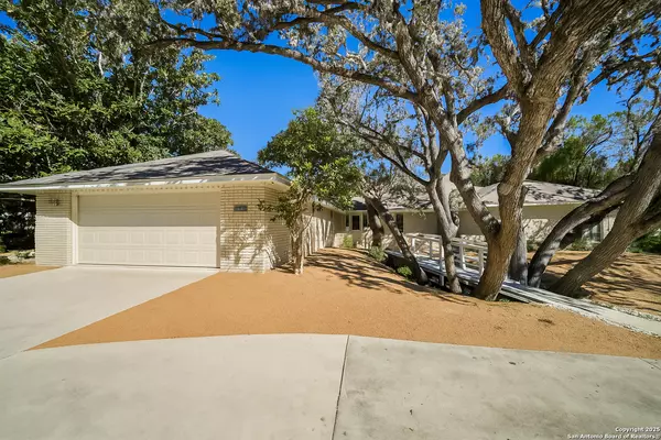 4103 MIDVALE DR, San Antonio, TX 78229-4129
