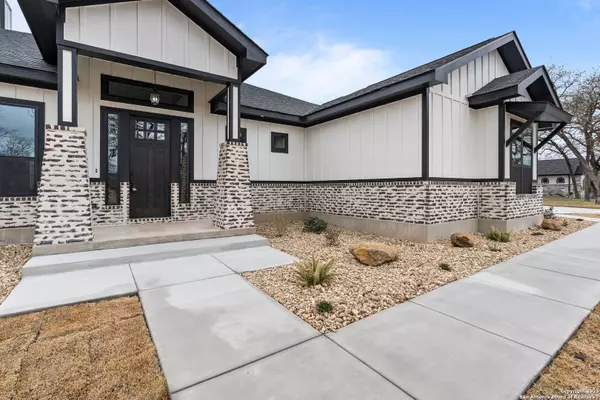 La Vernia, TX 78121,129 N. Tranquility Drive