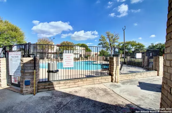 San Antonio, TX 78239-1514,6810 CROWN RDG