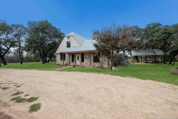 200 Blue Bonnet, Bandera, TX 78003