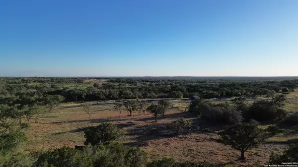 Hondo, TX 78861,207 crescent ridge