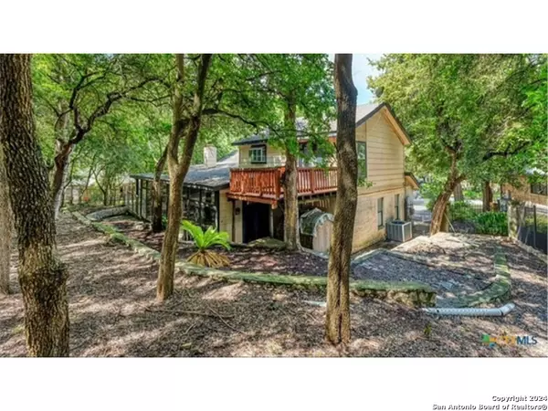 New Braunfels, TX 78130-3548,830 CANDLEWOOD CIR