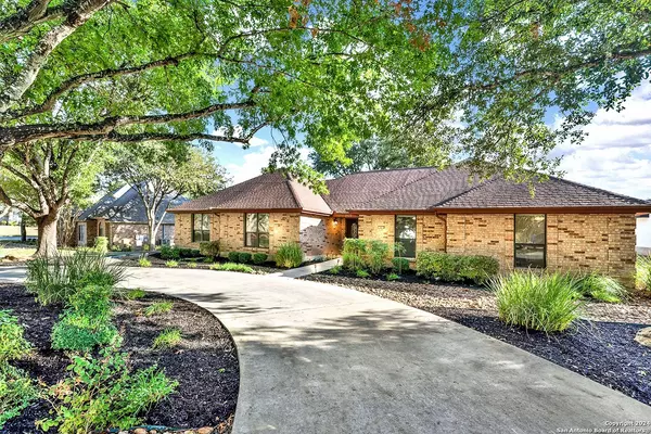 2323 NORMANDY GRACE, New Braunfels, TX 78130-8935