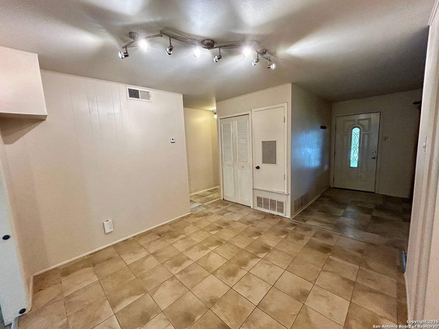 San Antonio, TX 78218,4163 Judivan