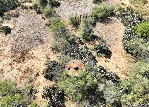 Jourdanton, TX 78026,119 HIDDEN LN