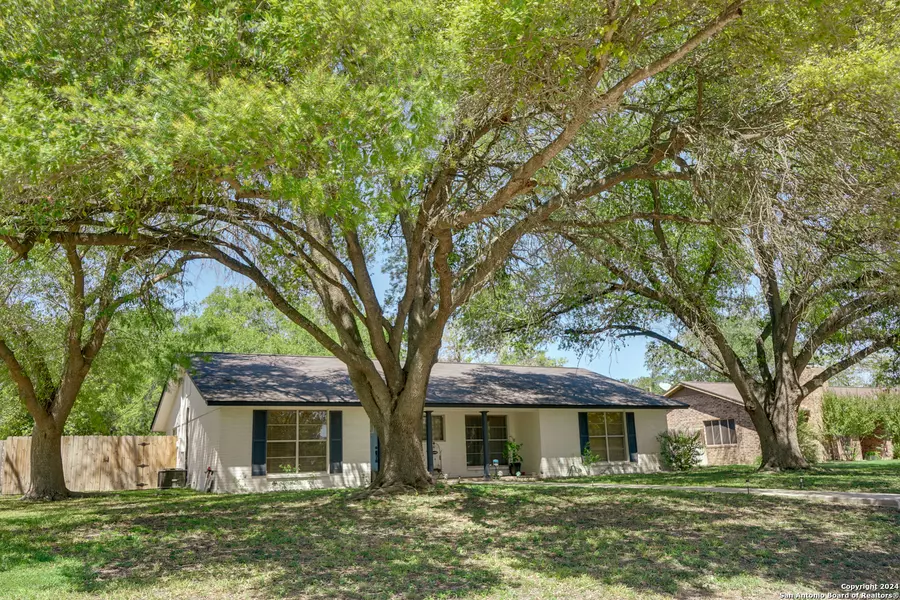 1504 30TH ST, Hondo, TX 78861-3408