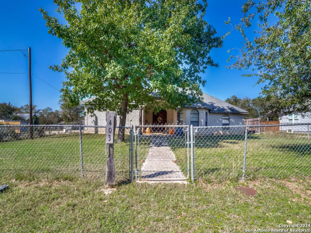 Bandera, TX 78003,403 HACKBERRY