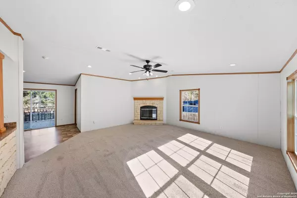Mcqueeney, TX 78123-3310,212 Pecan Dr
