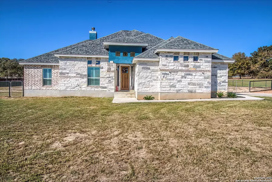 117 TRANQUILITY DR, La Vernia, TX 78121-5504