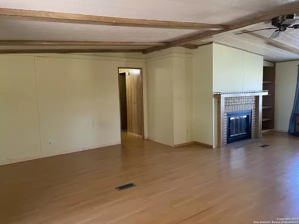 Pearsall, TX 78061,555 County Road 1056