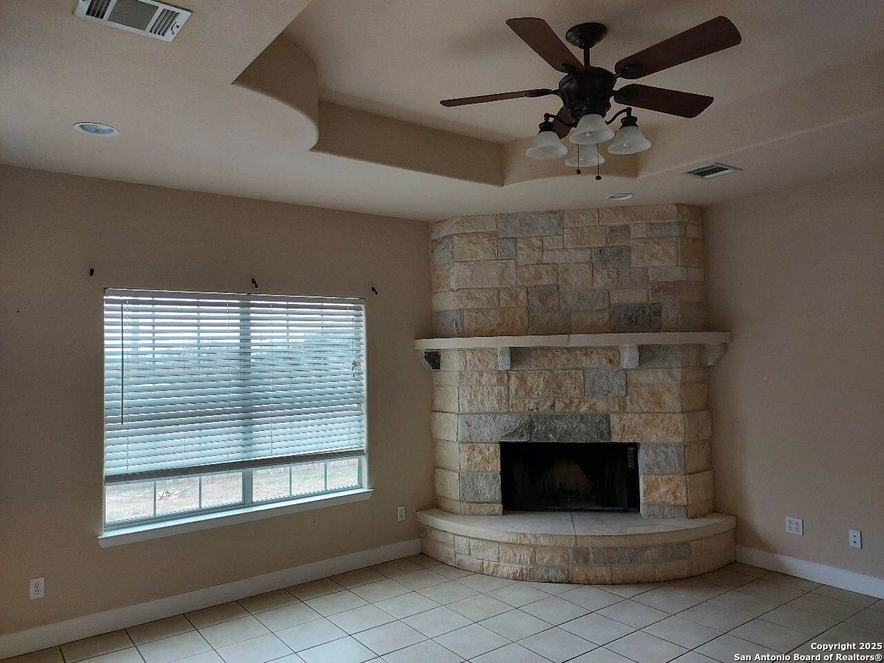 Fredericksburg, TX 78624,717 Northern Red Oak