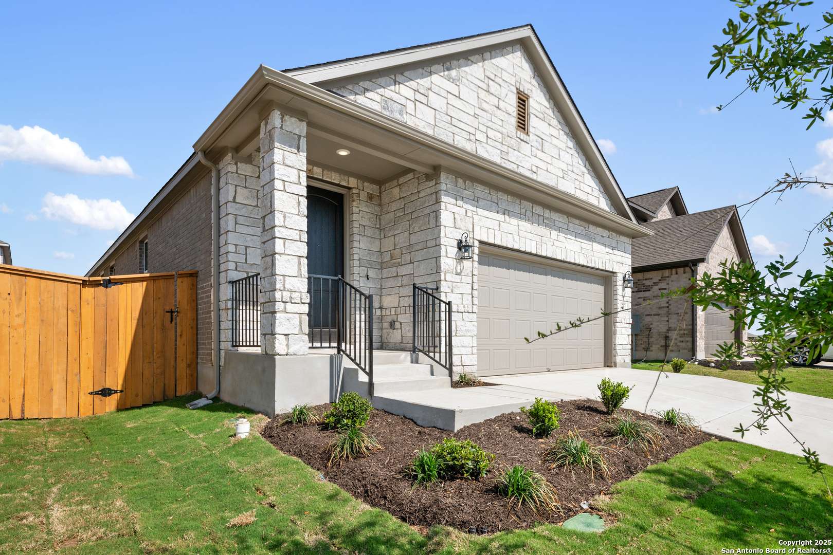 108 baron von gator, San Marcos, TX 78666