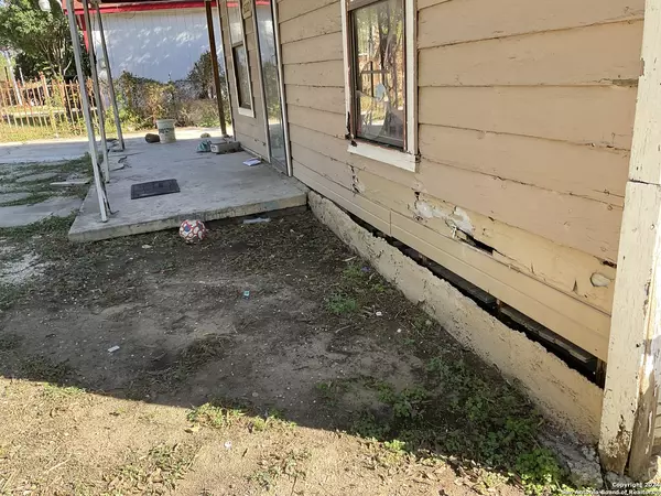 San Antonio, TX 78228-4532,5222 LARK
