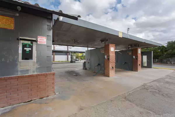 San Antonio, TX 78213,2703 Vance Jackson