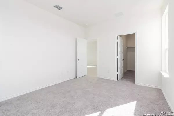 Converse, TX 78109,5511 FOPPIANO LOOP