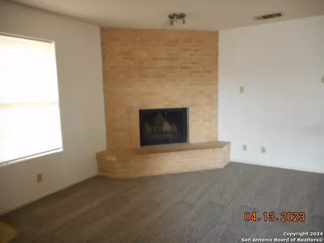 Pleasanton, TX 78064,1036 Orts UNIT B