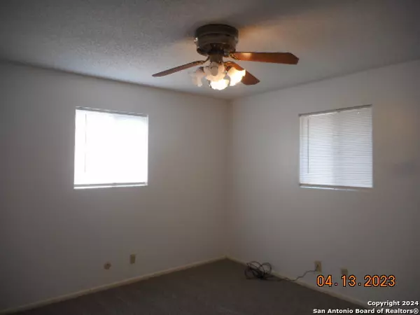 Pleasanton, TX 78064,1036 Orts UNIT B