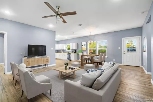 5882 CASTLE RUN, San Antonio, TX 78218-4135