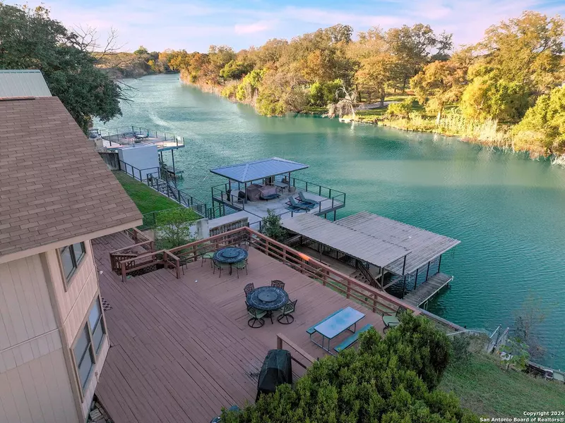 323 Klein Rd, New Braunfels, TX 78130-9618