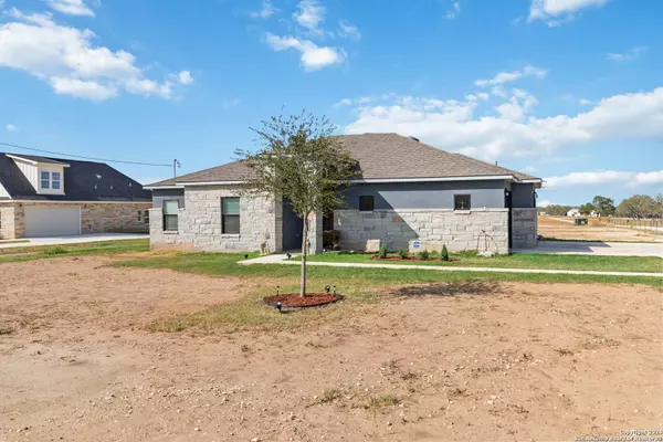 Adkins, TX 78101,9723 Crow Lane