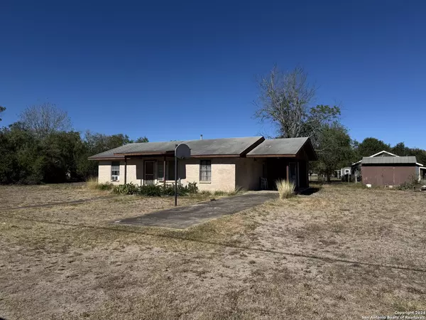 Uvalde, TX 78801,1144 WESTWARD TRL