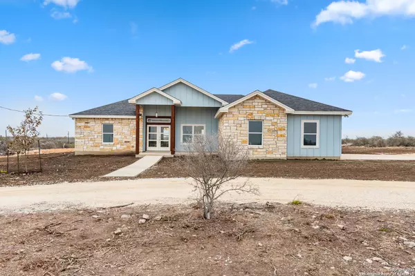 Uvalde, TX 78801,59 GREYSTONE HILLS CIR